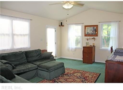 4938 Rosewell Dr - Photo 2 of 14