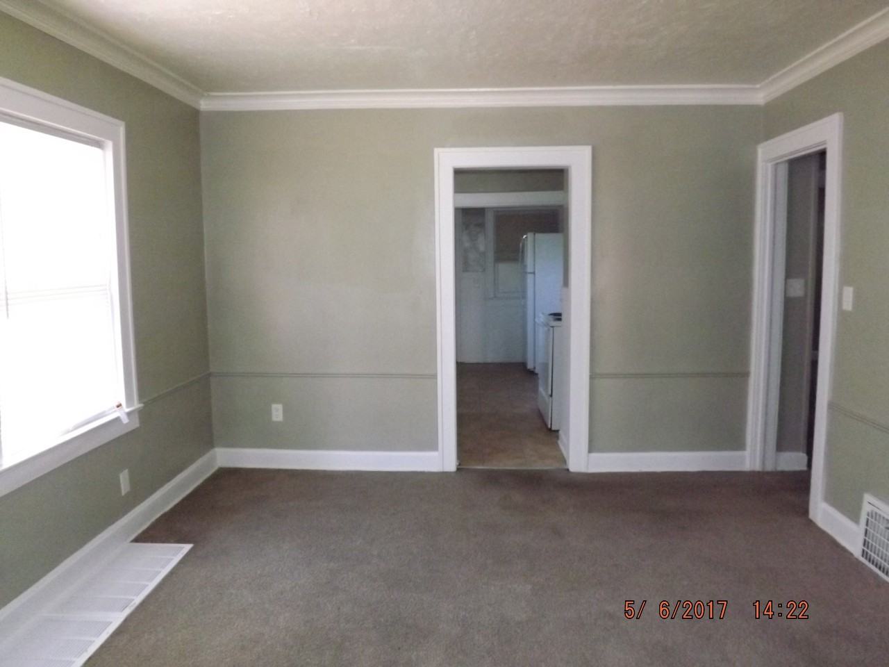 340 S Elmwood Ave - Photo 2 of 10