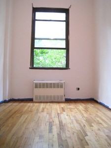 323 W 75th St #4B