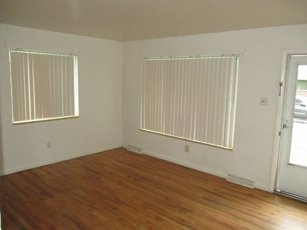 4255 Pierson St - Photo 2 of 4