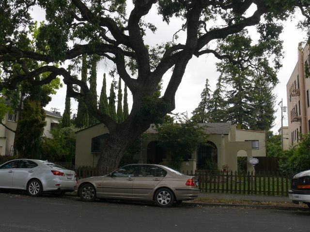 23 Clinton St - Photo 3 of 3