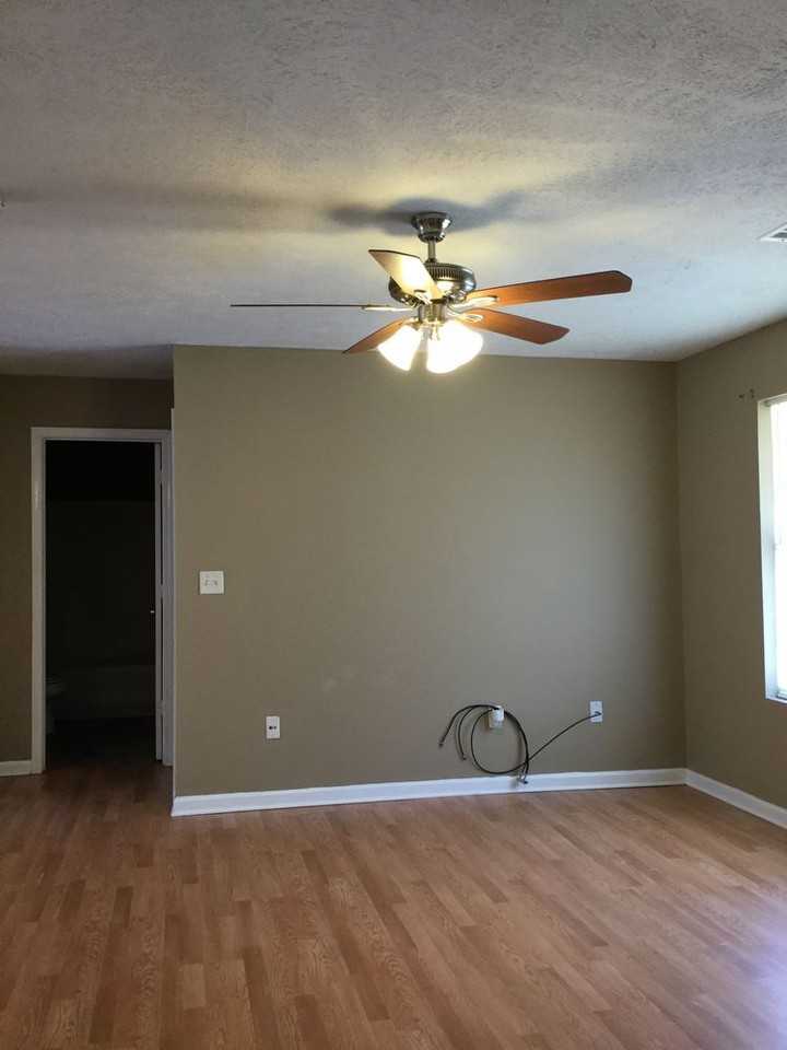119 Hickory Ln - Photo 3 of 12
