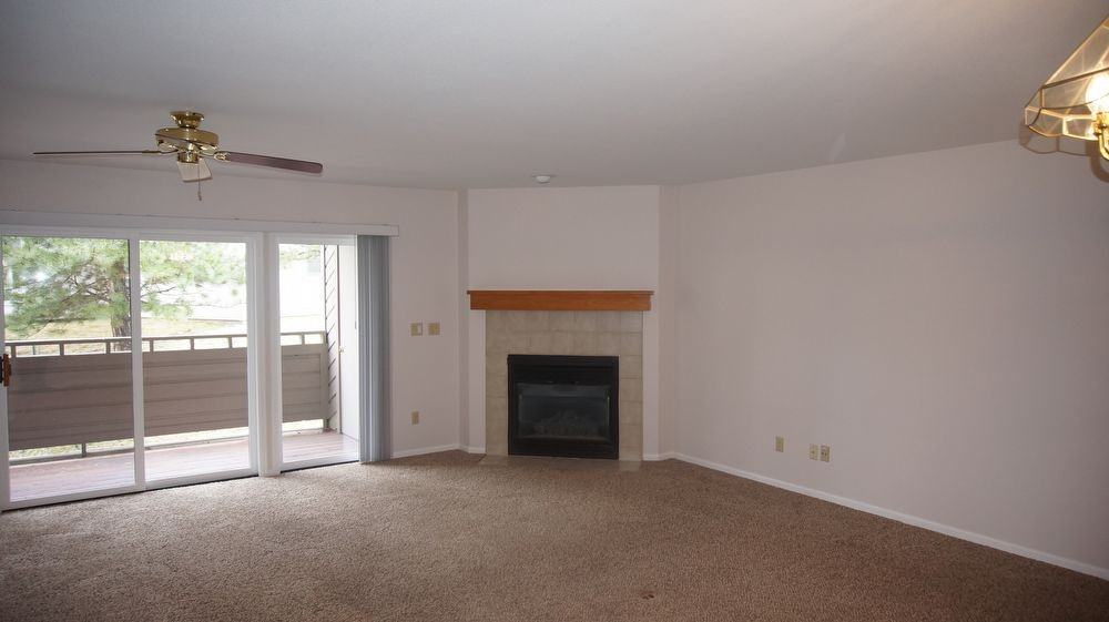 23612 Pondview Pl - Photo 2 of 12