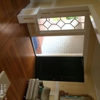 12 Acacia Ave - Photo 2 of 9