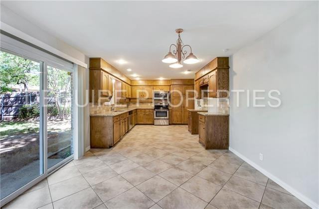 809 Wade Dr - Photo 2 of 20