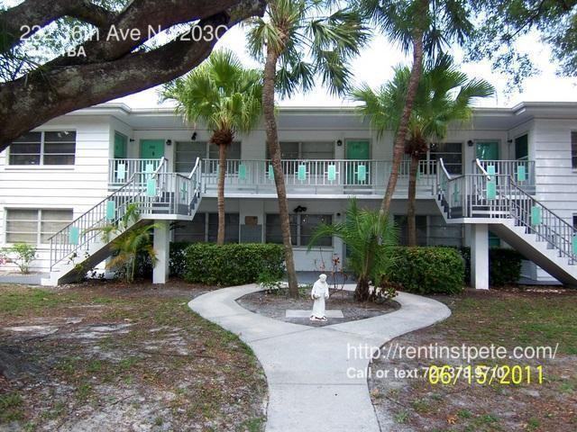 232 36th Ave N - Photo 2 of 9