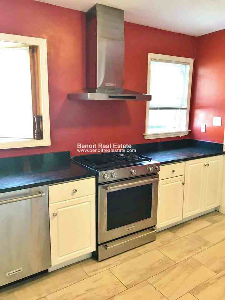 38 Electric Avenue - Photo 3 of 15
