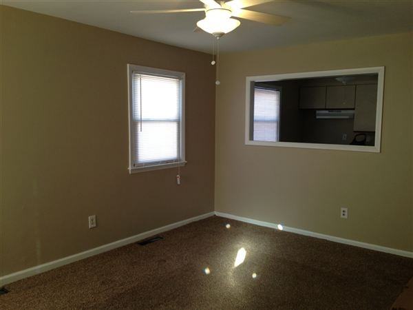 18169 Matthews St - Photo 3 of 9