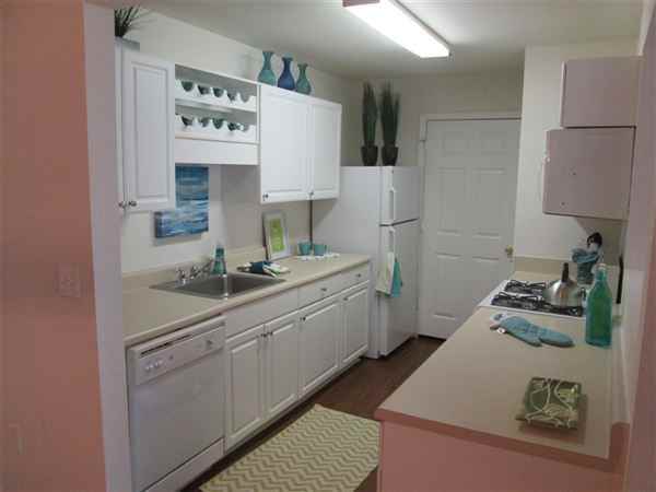 Grande View Apartments - Photo 2 of 4