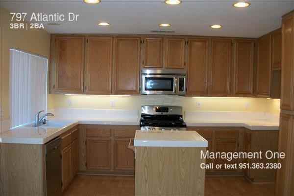 797 Atlantic Dr - Photo 3 of 15
