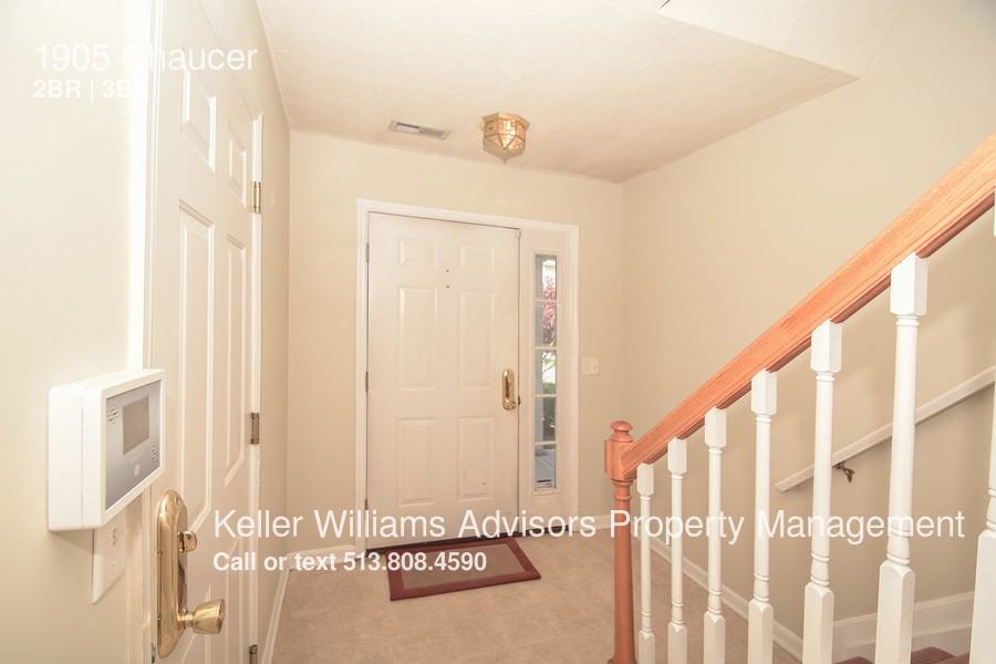 1905 Chaucer Dr - Photo 2 of 32