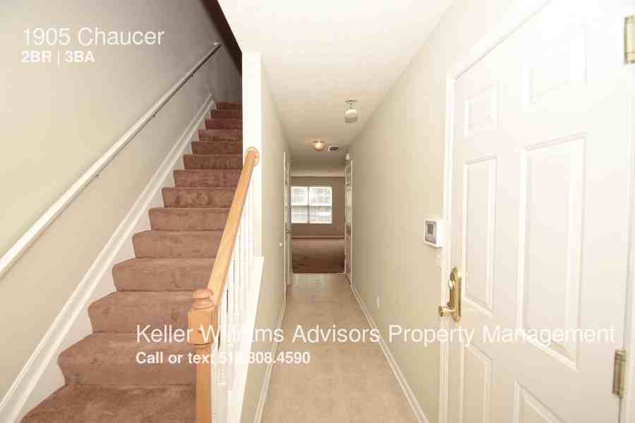 1905 Chaucer Dr - Photo 3 of 32