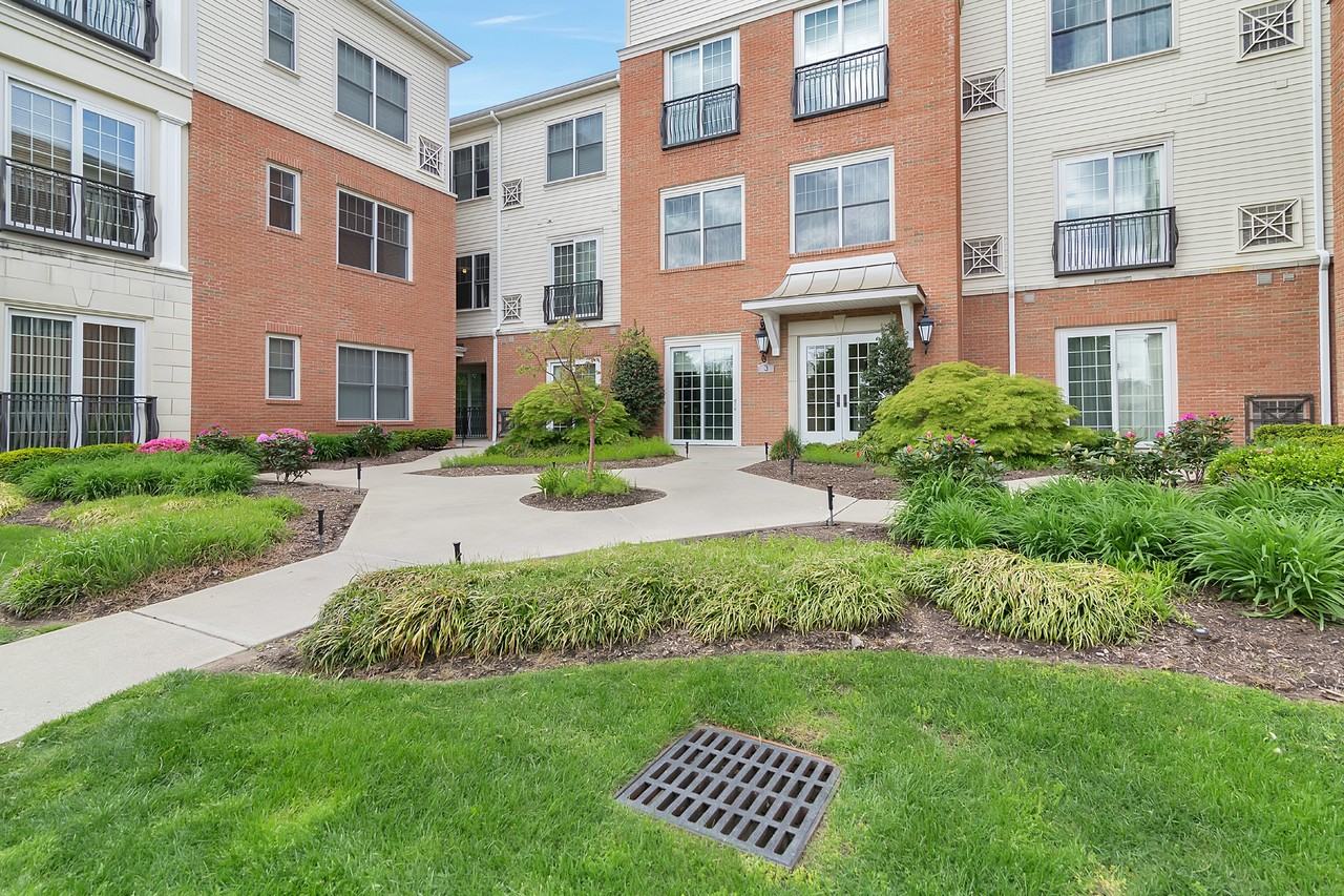 3116 The Plaza - Photo 2 of 13