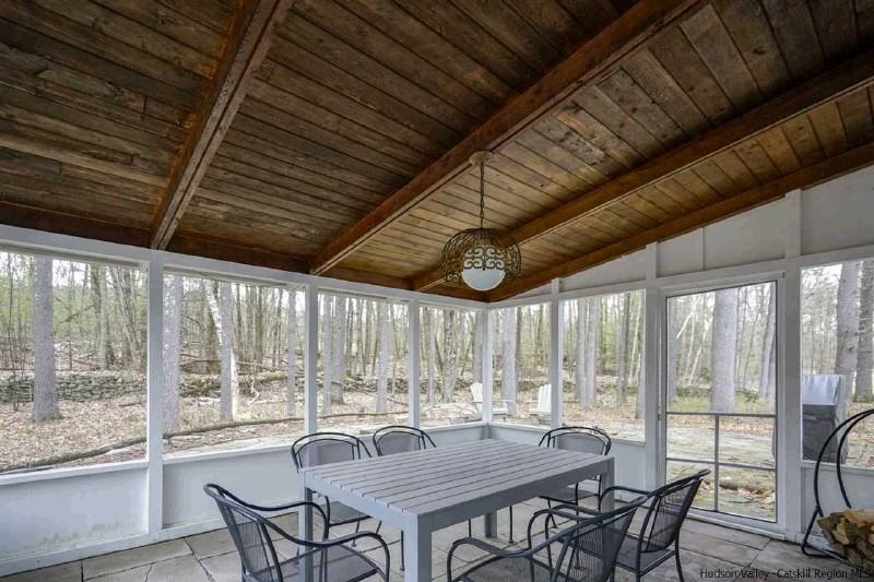 10 Pine Tree Rd - Photo 3 of 11