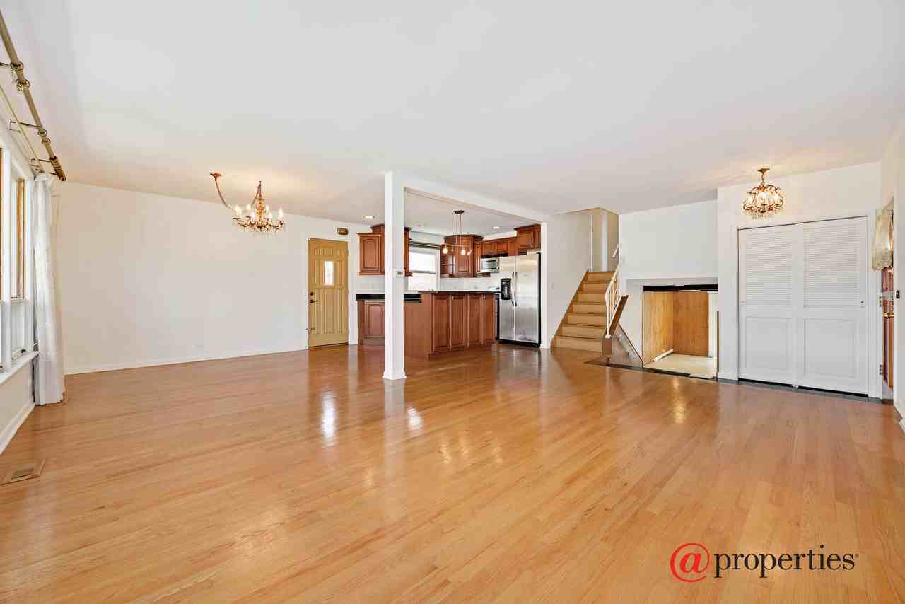 5531 Oakton St - Photo 3 of 19