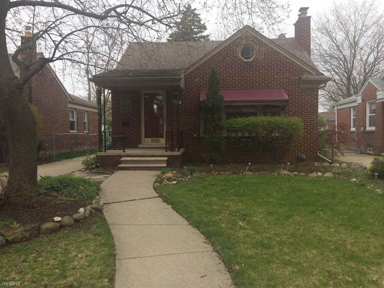 3760 Lincoln St - Photo 2 of 8