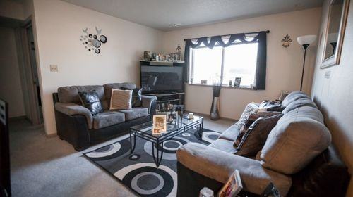 801 Cross Park Ave - Photo 3 of 8