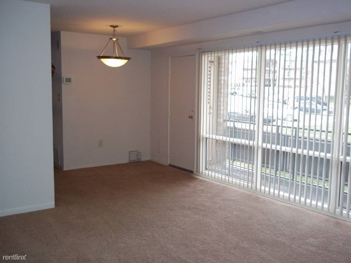 Laurel Pines Apartments - Photo 2 of 7