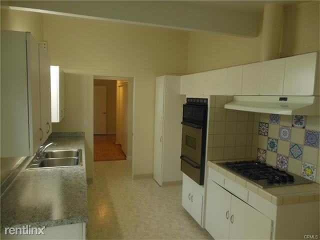 5026 Kingspine Rd - Photo 3 of 13