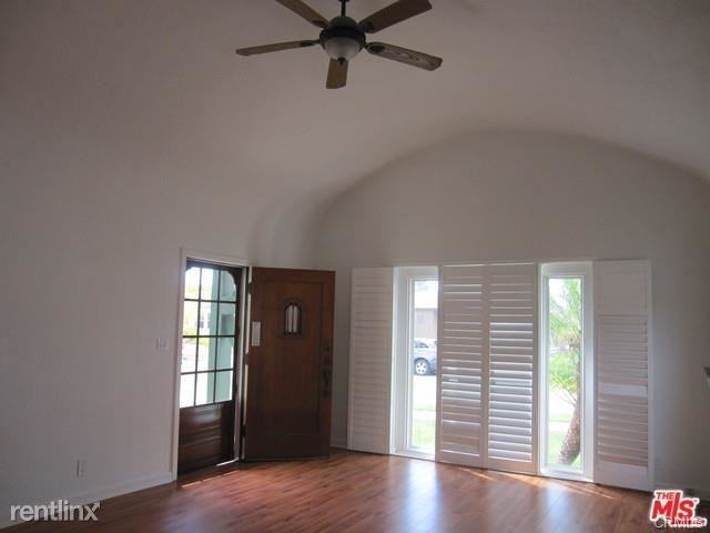 10818 Wagner St - Photo 3 of 17