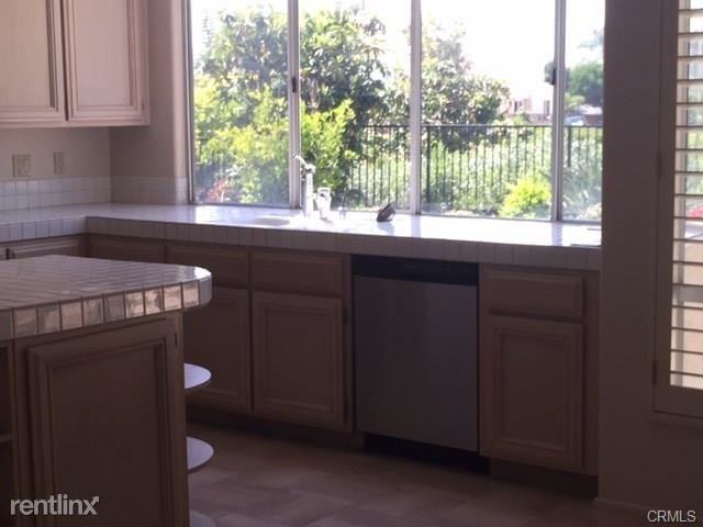 28451 Fieldbrook - Photo 2 of 23