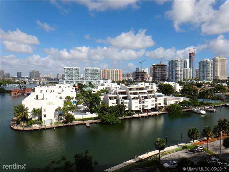 400 Kings Point Dr - Photo 3 of 10