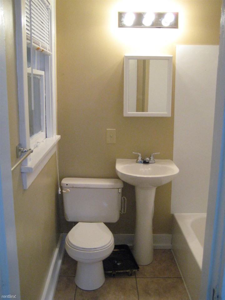 219 W Gilbert St - Photo 3 of 3