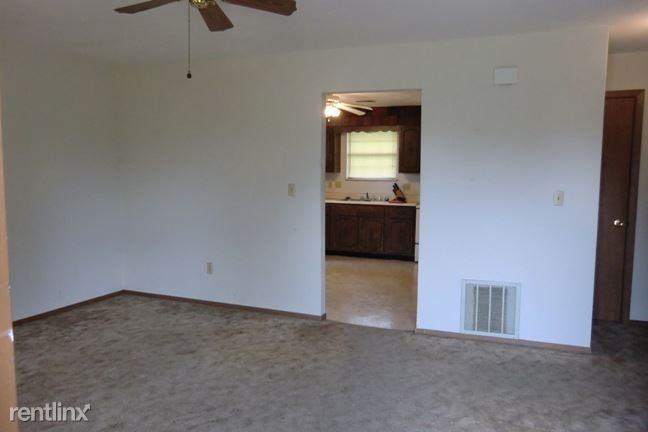 311 Red Bird St - Photo 3 of 8