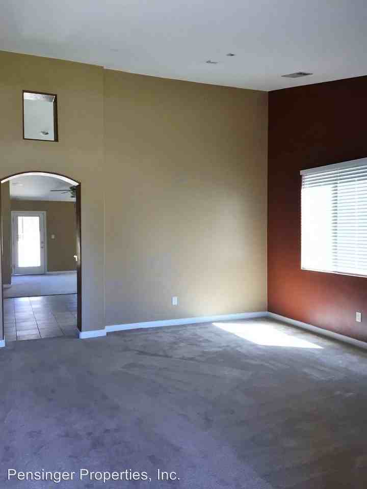 13126 Cheyenne Mountain Dr - Photo 3 of 17