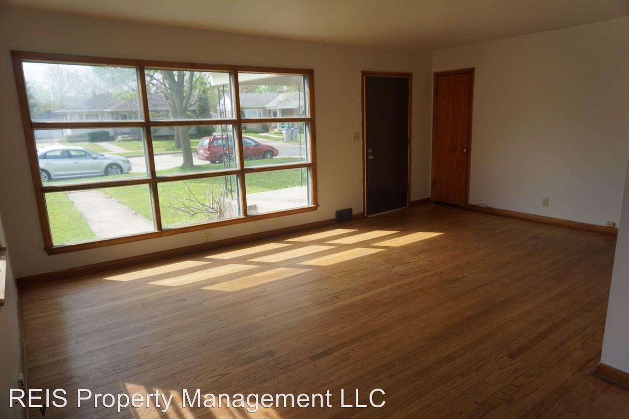 2200 W Rohr Ave - Photo 2 of 10