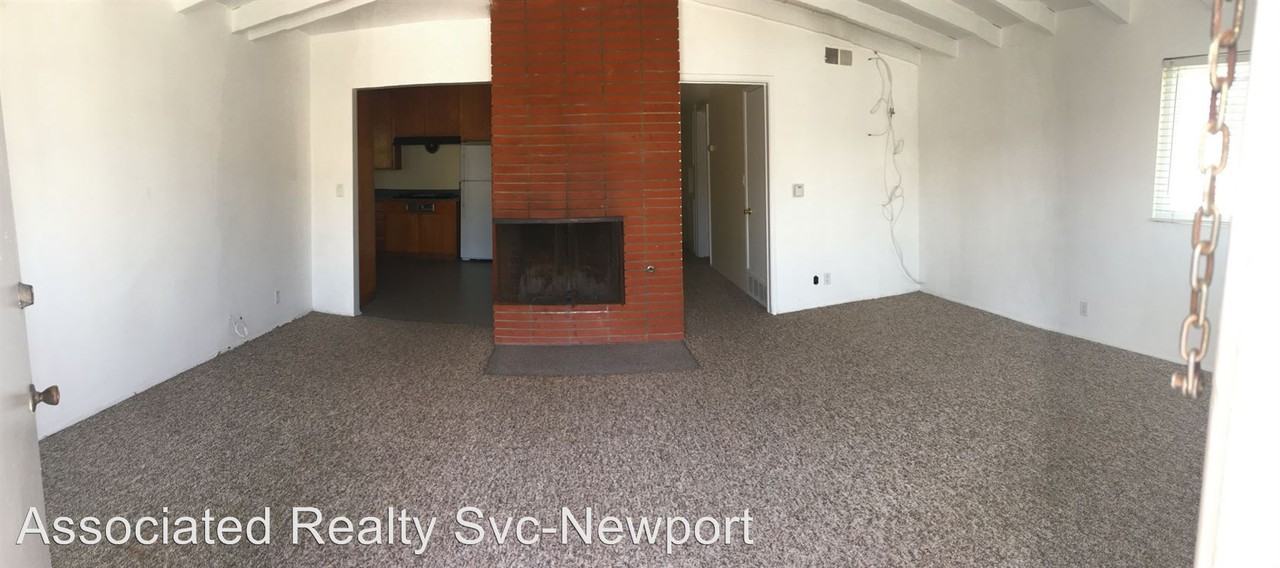 213 E Balboa Blvd - Photo 3 of 7