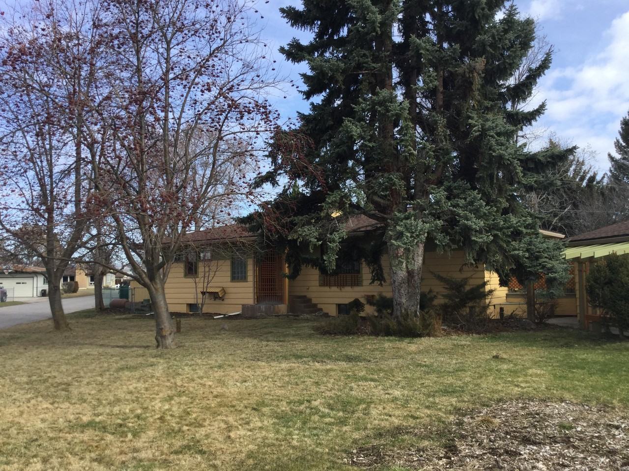 1710 34th St - Photo 2 of 11