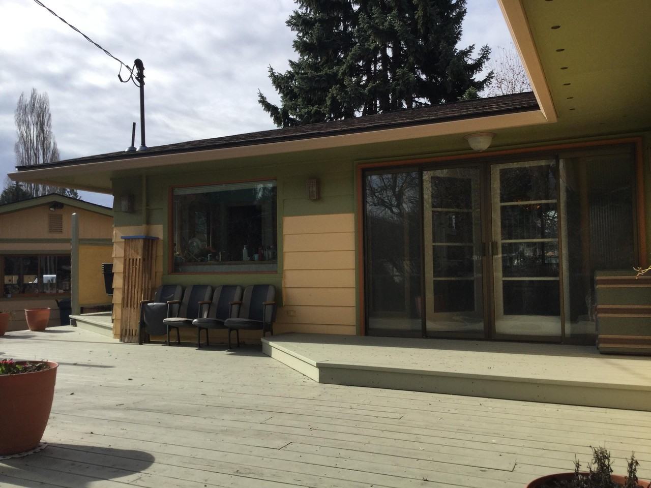 1710 34th St - Photo 3 of 11