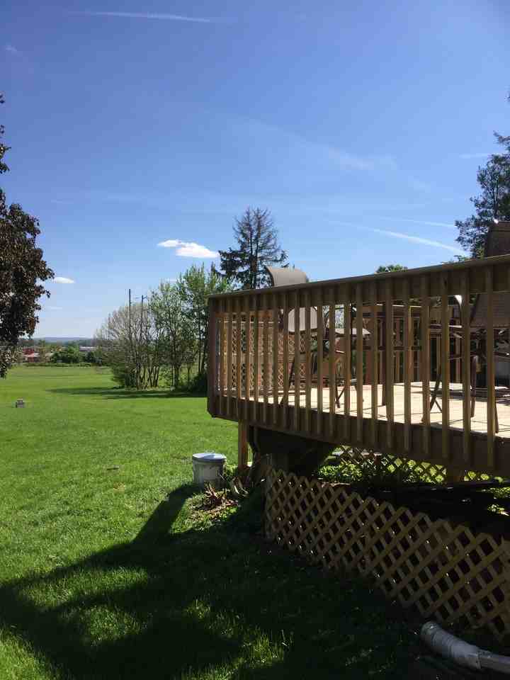 564 W Main St - Photo 2 of 3