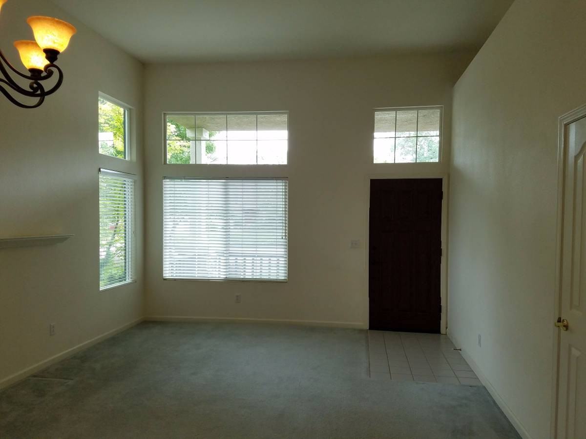 661 Fisher Cir - Photo 3 of 19
