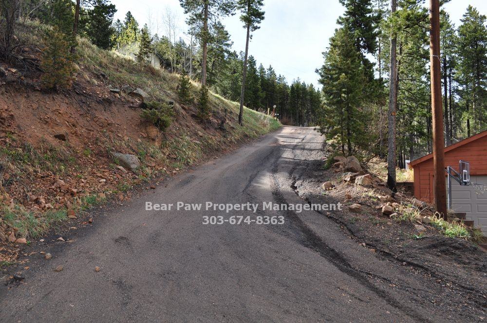 8641 London Ln - Photo 2 of 11