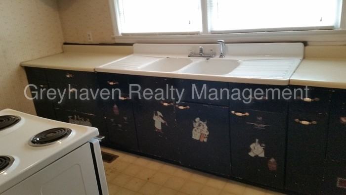 4914 Sarasota Dr - Photo 2 of 3