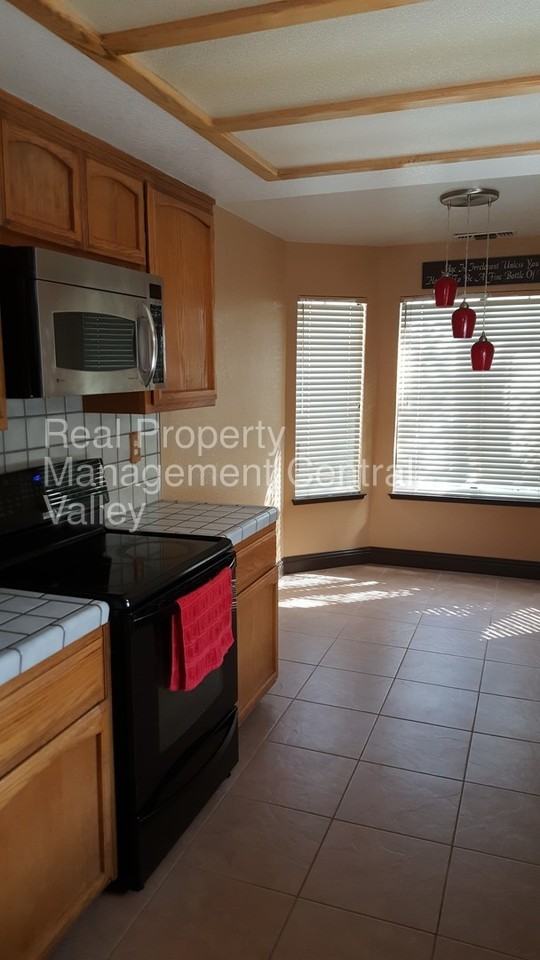 1701 Halden Way - Photo 3 of 50