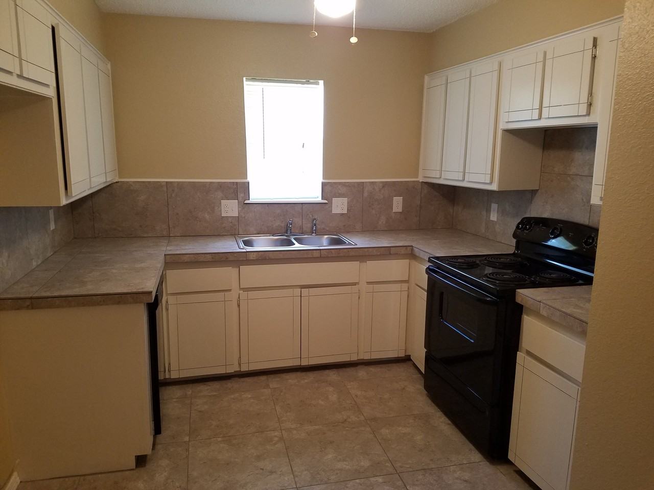 109 W Clegern Ave - Photo 2 of 13