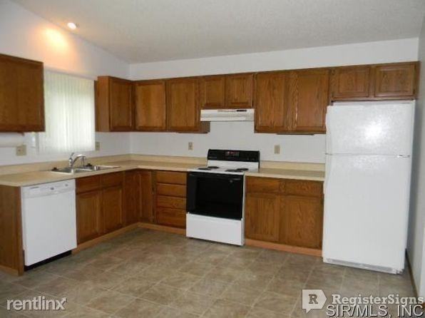 513 Pepperhill Ct - Photo 3 of 12