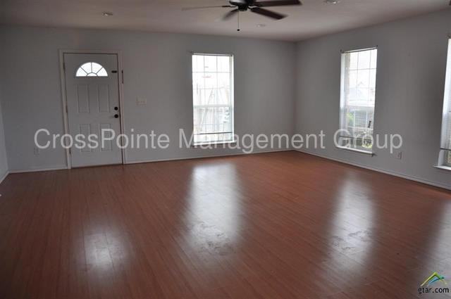 102 Hickory - Photo 2 of 15