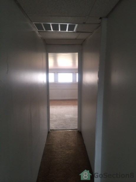 1915 Halethorpe Ave - Photo 3 of 12