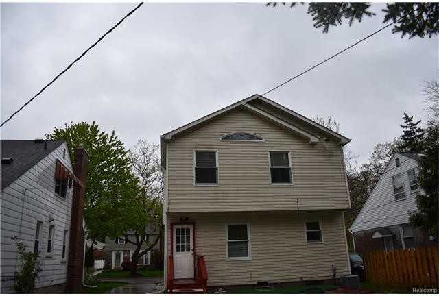 23164 Cromwell St - Photo 2 of 15