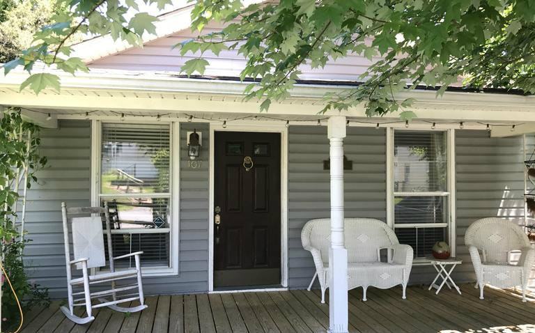 107 Madison St - Photo 2 of 16