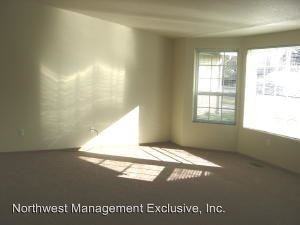 11616 NE 15th St - Photo 3 of 6