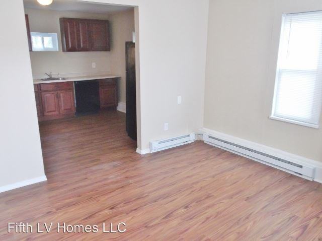 137 Lee Street - Photo 2 of 13