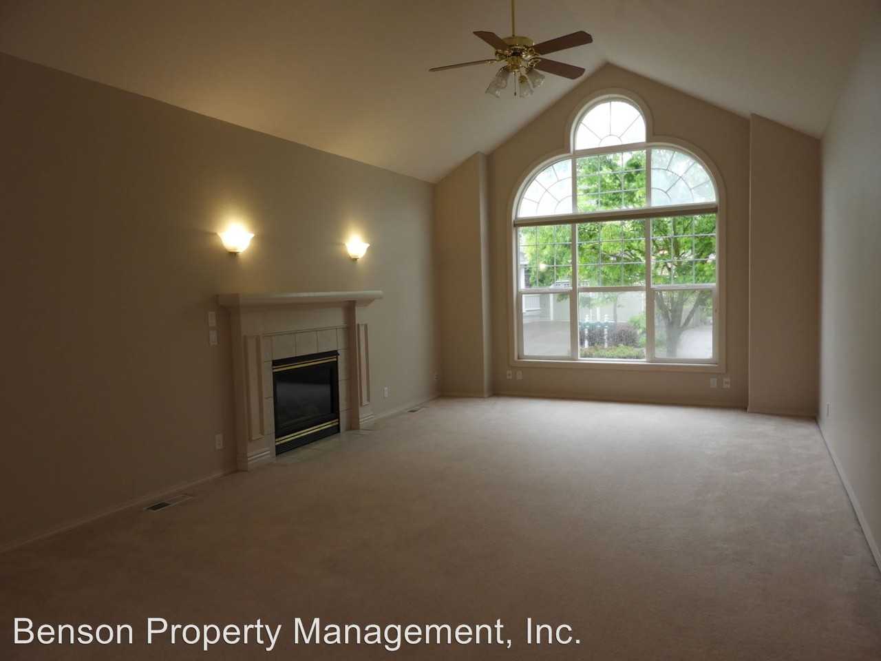 964 NE Pacific Dr - Photo 2 of 14