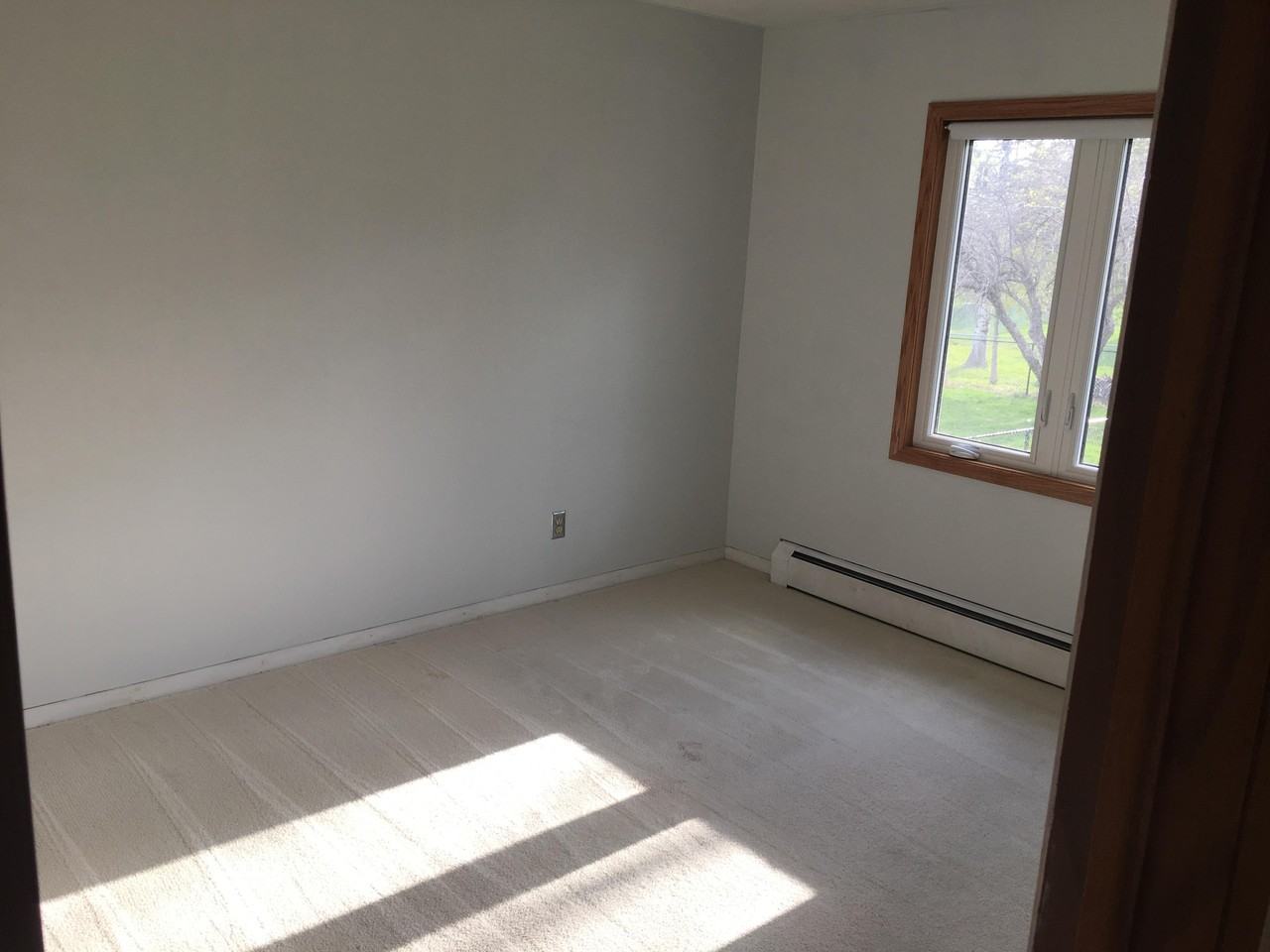 1631 Dodge Ave - Photo 3 of 8