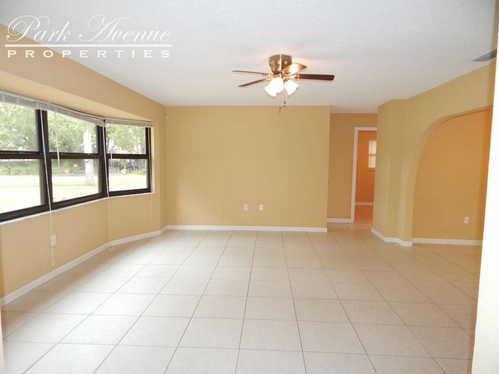 315 Arlington Ave - Photo 3 of 16