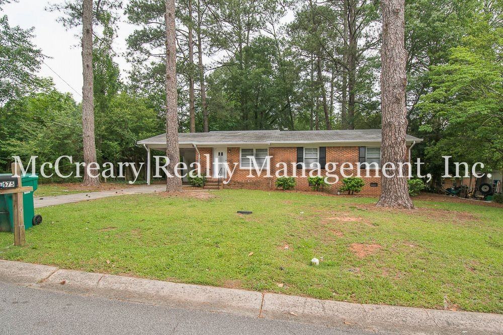 675 Burbank Dr - Photo 2 of 19